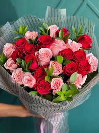 Two Dozen Red & Pink Roses | Luxury Flowers Miami